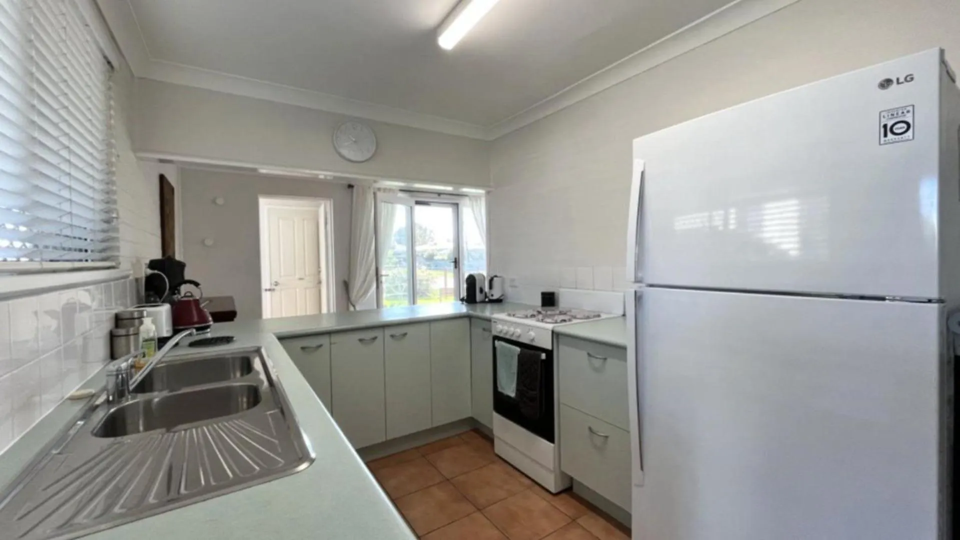 Drakes Hideaway Villa Golden Beach 0*,